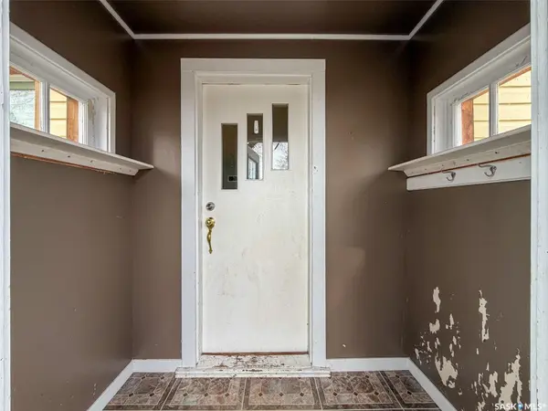 244 Maple STREET, Gull Lake, SK S0N 1A0