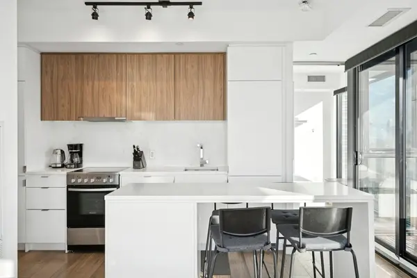 7 Smith CRES #619, Toronto W07, ON M8Z 0G3