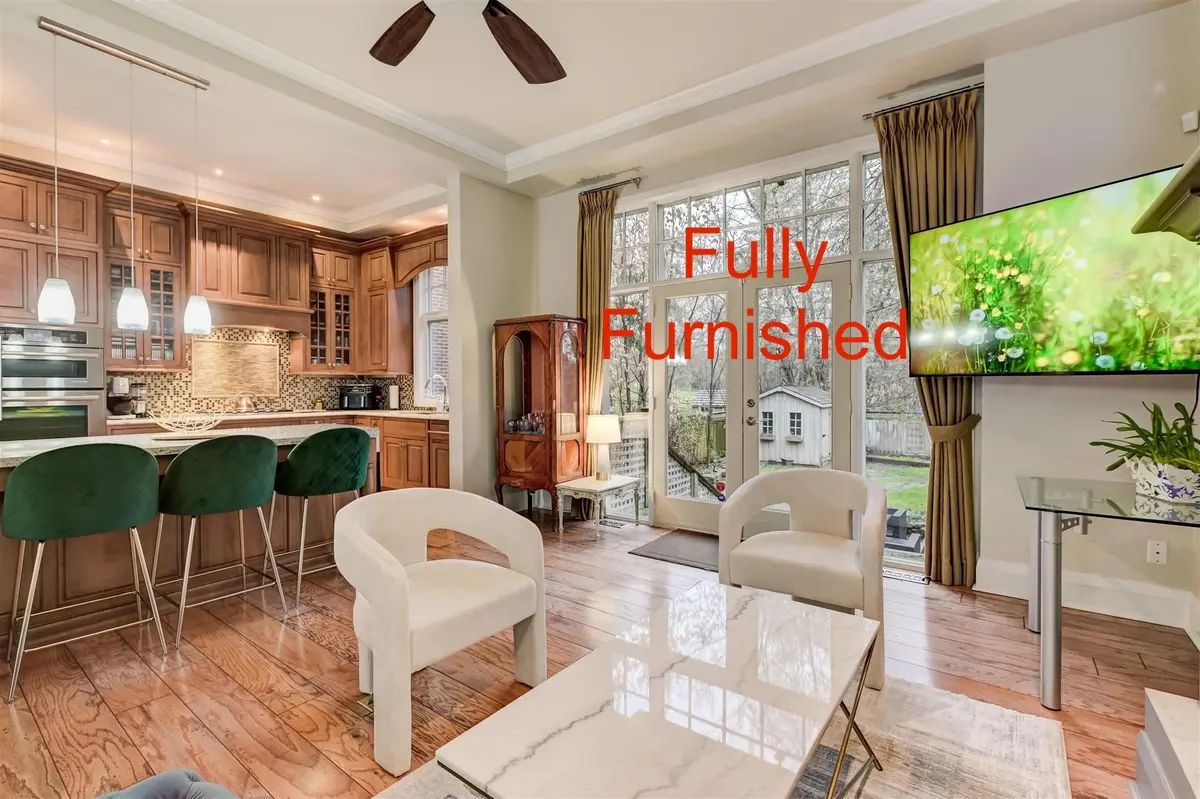 162 Glenvale BLVD, Toronto C11, ON M4G 2W3