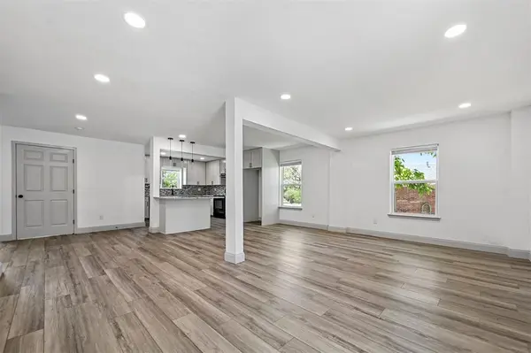 158 Lakeshore Drive, Runaway Bay, TX 76426