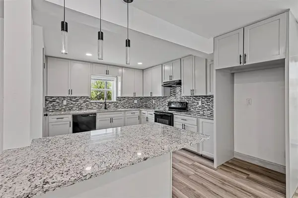 158 Lakeshore Drive, Runaway Bay, TX 76426