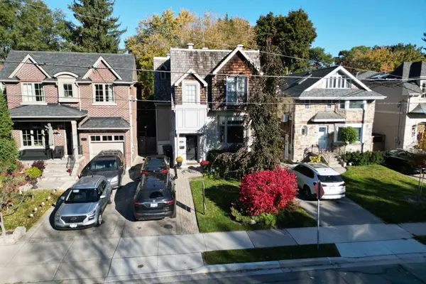 162 Glenvale BLVD, Toronto C11, ON M4G 2W3