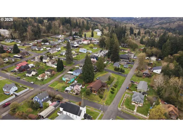 407 E 2ND ST, Rainier, OR 97048