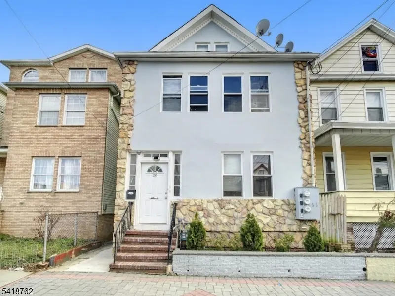 20 Geneva St, Elizabeth City, NJ 07206