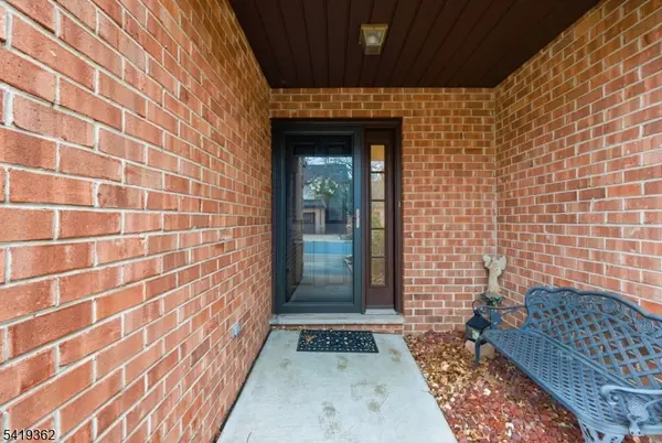 10 Betty Ct, Lebanon Boro, NJ 08833