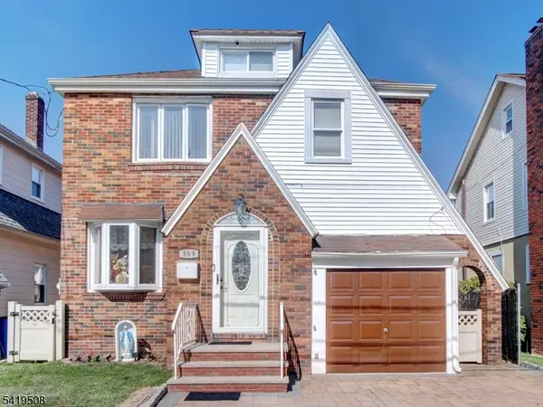 569 Monroe Pl, Ridgefield Boro, NJ 07657