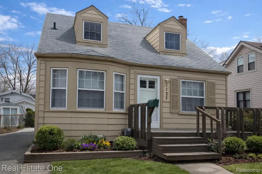 1127 Hoffman AVE, Royal Oak, MI 48067