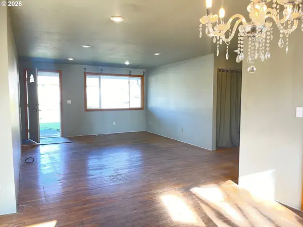 617 HARTKE LOOP, Oregon City, OR 97045