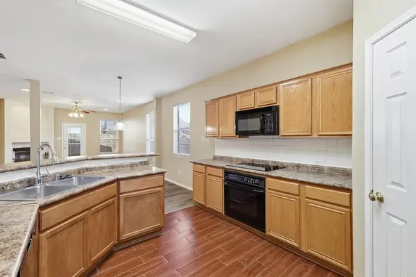 1048 Harriman Drive, Saginaw, TX 76131