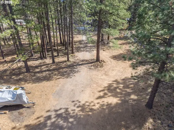 60091 HOPI RD, Bend, OR 97702