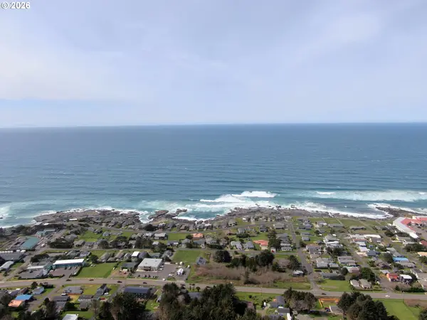 16 Gimlet LN, Yachats, OR 97498