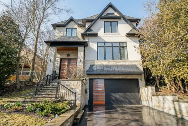 700 Hillcrest RD, Pickering, ON L1W 2P1