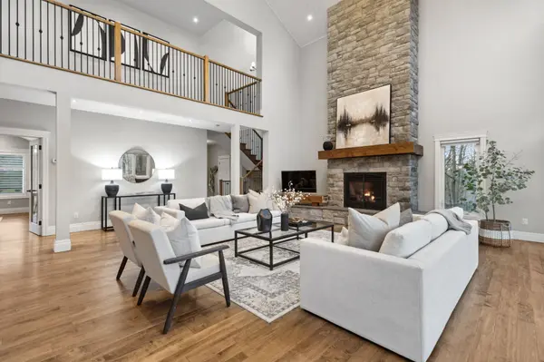 214 Russell ST E, Blue Mountains, ON N0H 2P0