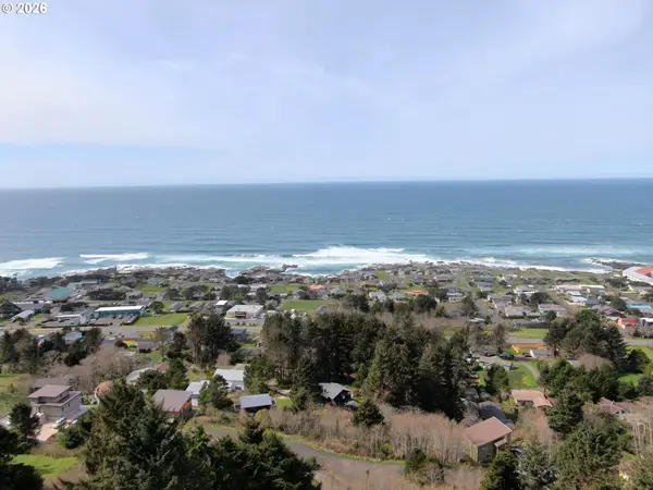 17 Gimlet LN, Yachats, OR 97498