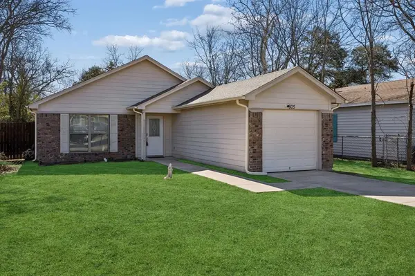 805 Phillips Street, Cleburne, TX 76033