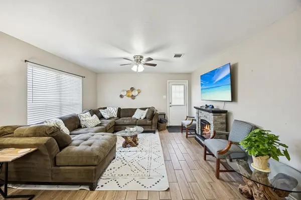 805 Phillips Street, Cleburne, TX 76033