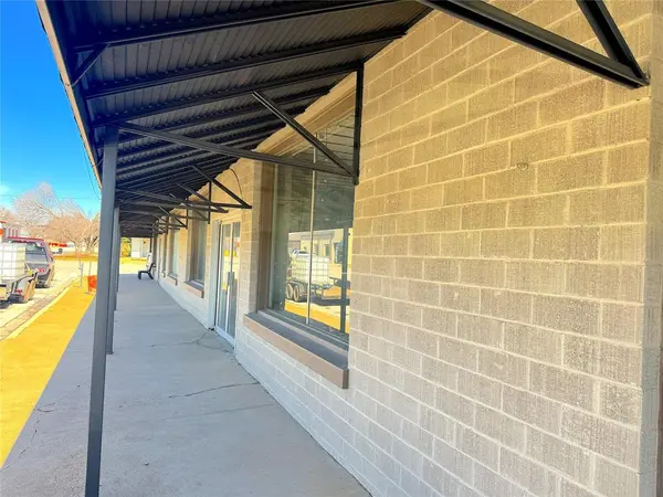 128 N North Church Street, Jacksboro, TX 76458