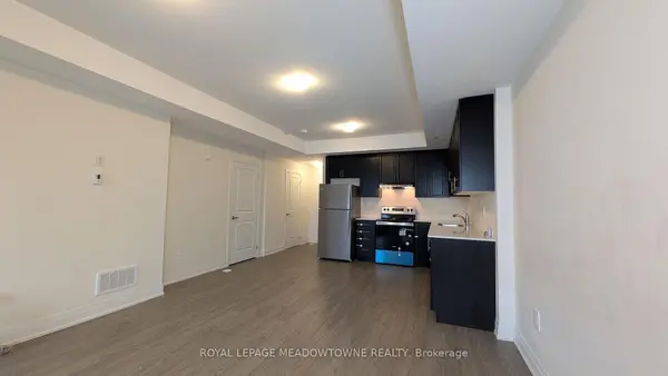 755 Omega DR #319, Pickering, ON L1V 0H1