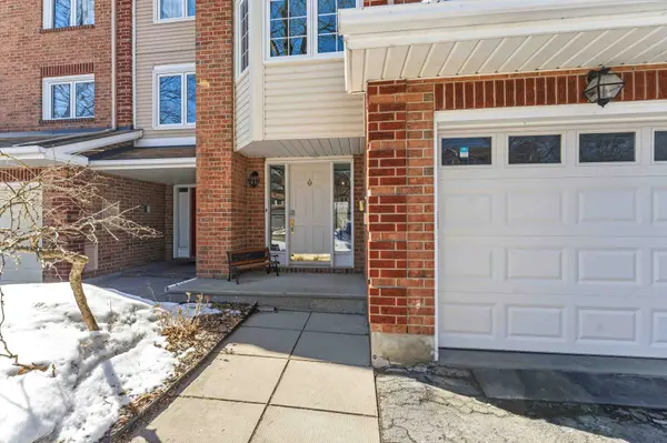 3 Mannington CT, Barrhaven, ON K2J 4A1