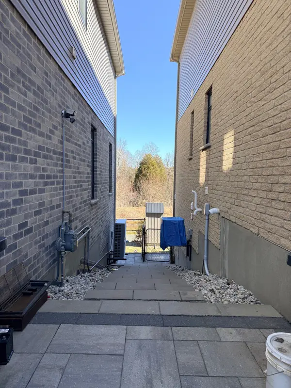 277 Macalister BLVD #Unit B, Guelph, ON N1L 1B3