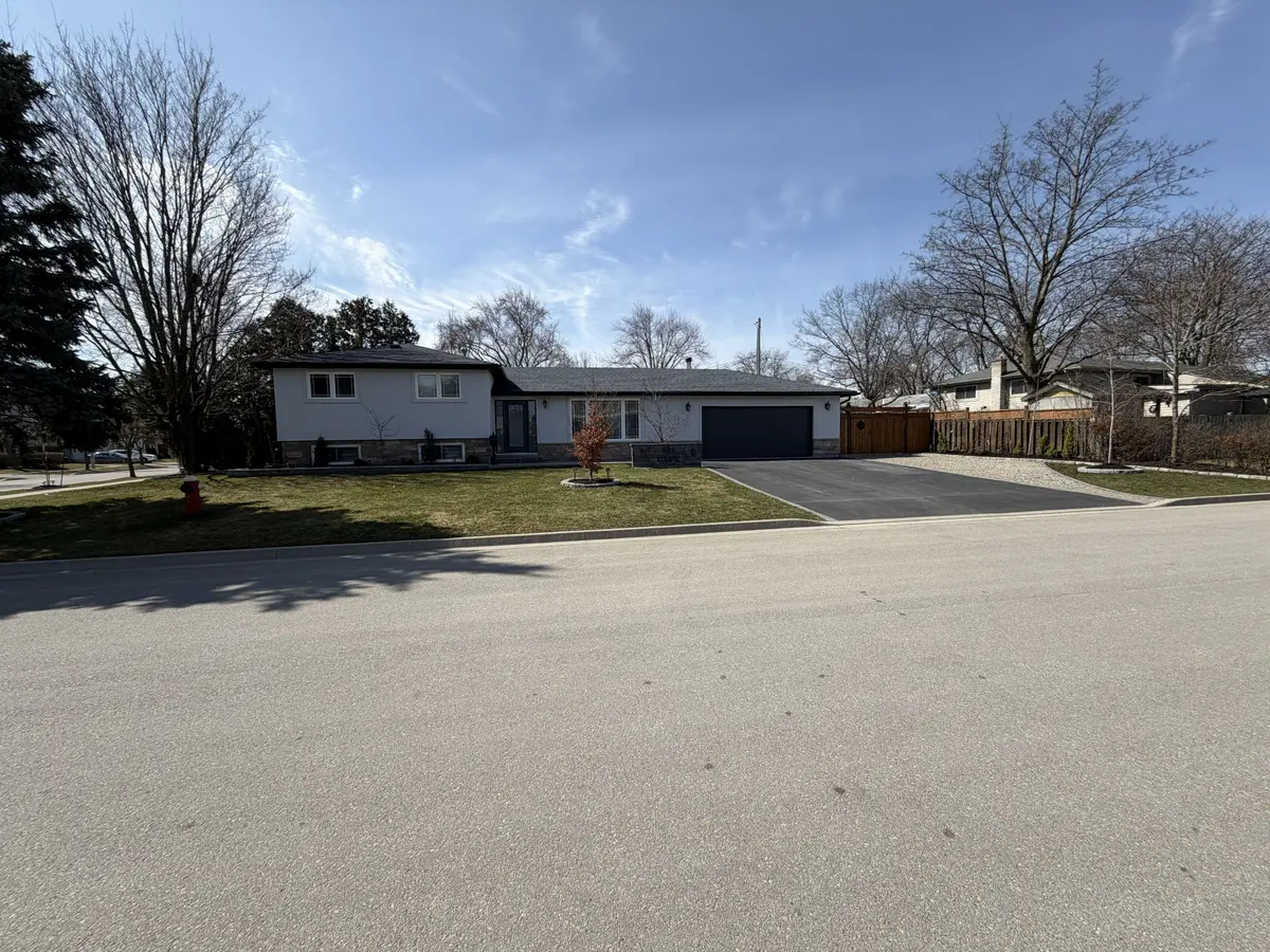 626 Cape AVE, Burlington, ON L7L 4M6