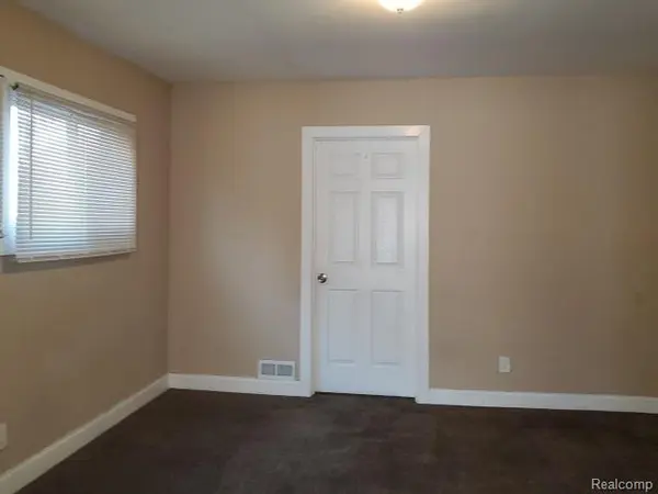 3300 Waverly ST, Detroit, MI 48238