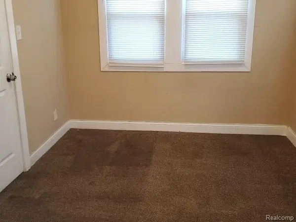 3300 Waverly ST, Detroit, MI 48238