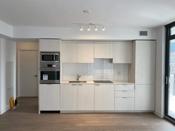 11 Wellesley ST W #1008, Toronto C01, ON M4Y 0G4