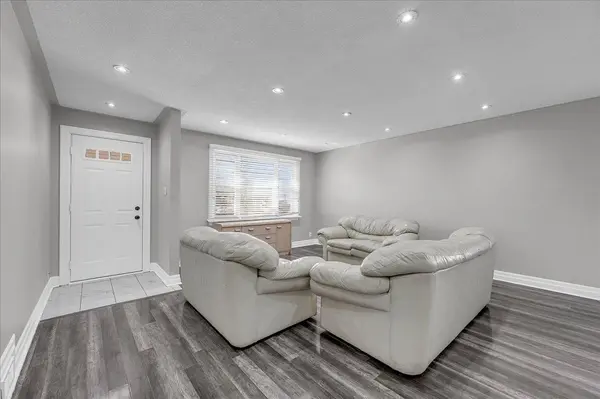 32 Beech ST, Brampton, ON L6V 1V1