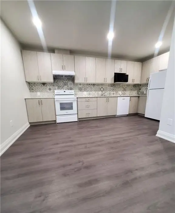 307 King ST E #203, Hamilton, ON L8N 1C1