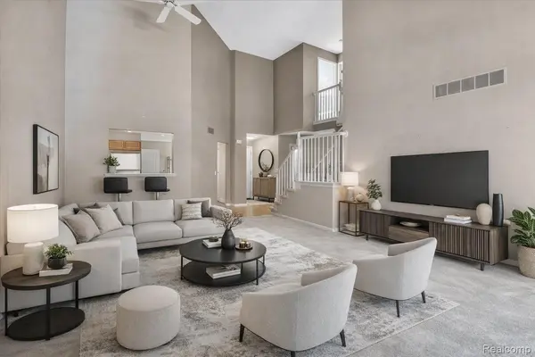 606 Shady Maple DR, Wixom, MI 48393