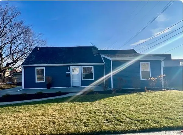 5634 Arcola AVE, Garden City, MI 48135