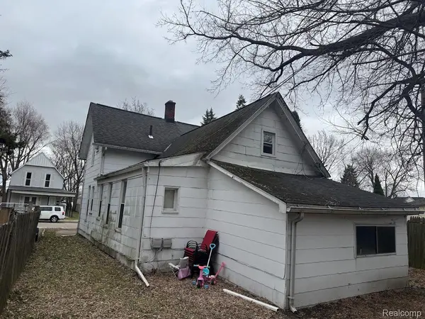 17 Stapleton ST, Mt. Clemens, MI 48043