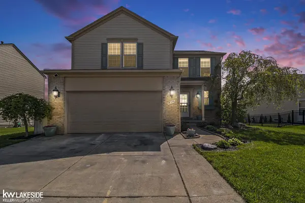 56546 Winding Creek DR, Macomb Twp, MI 48042