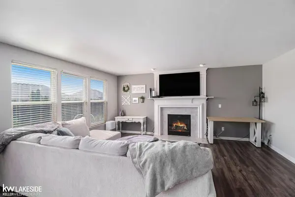 56546 Winding Creek DR, Macomb Twp, MI 48042