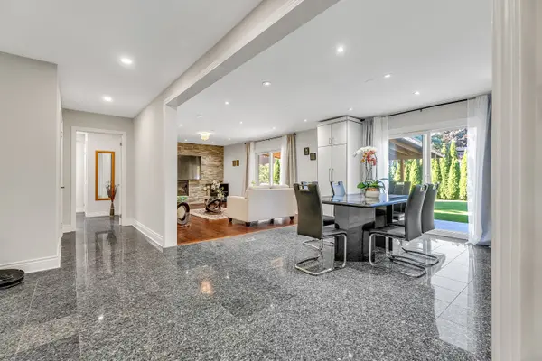 373 firglen RDG, Vaughan, ON L4L 1N6