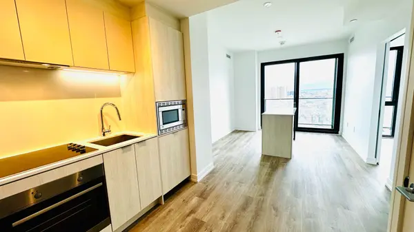 1 Jarvis ST #1521, Hamilton, ON L8R 3J2