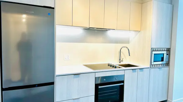 1 Jarvis ST #1521, Hamilton, ON L8R 3J2