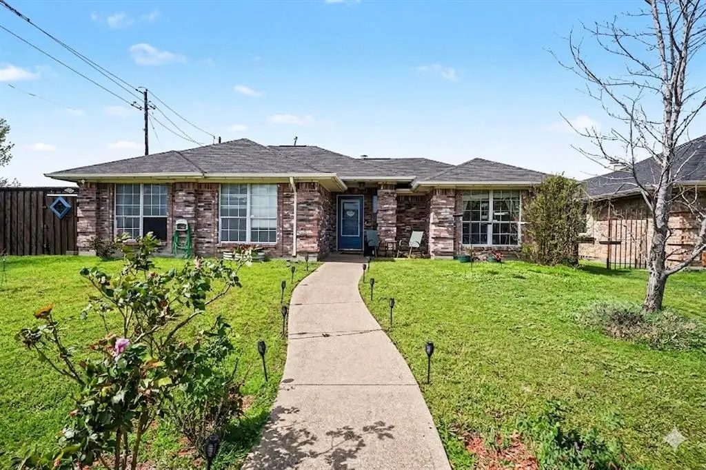 2621 Buck Drive, Mesquite, TX 75181