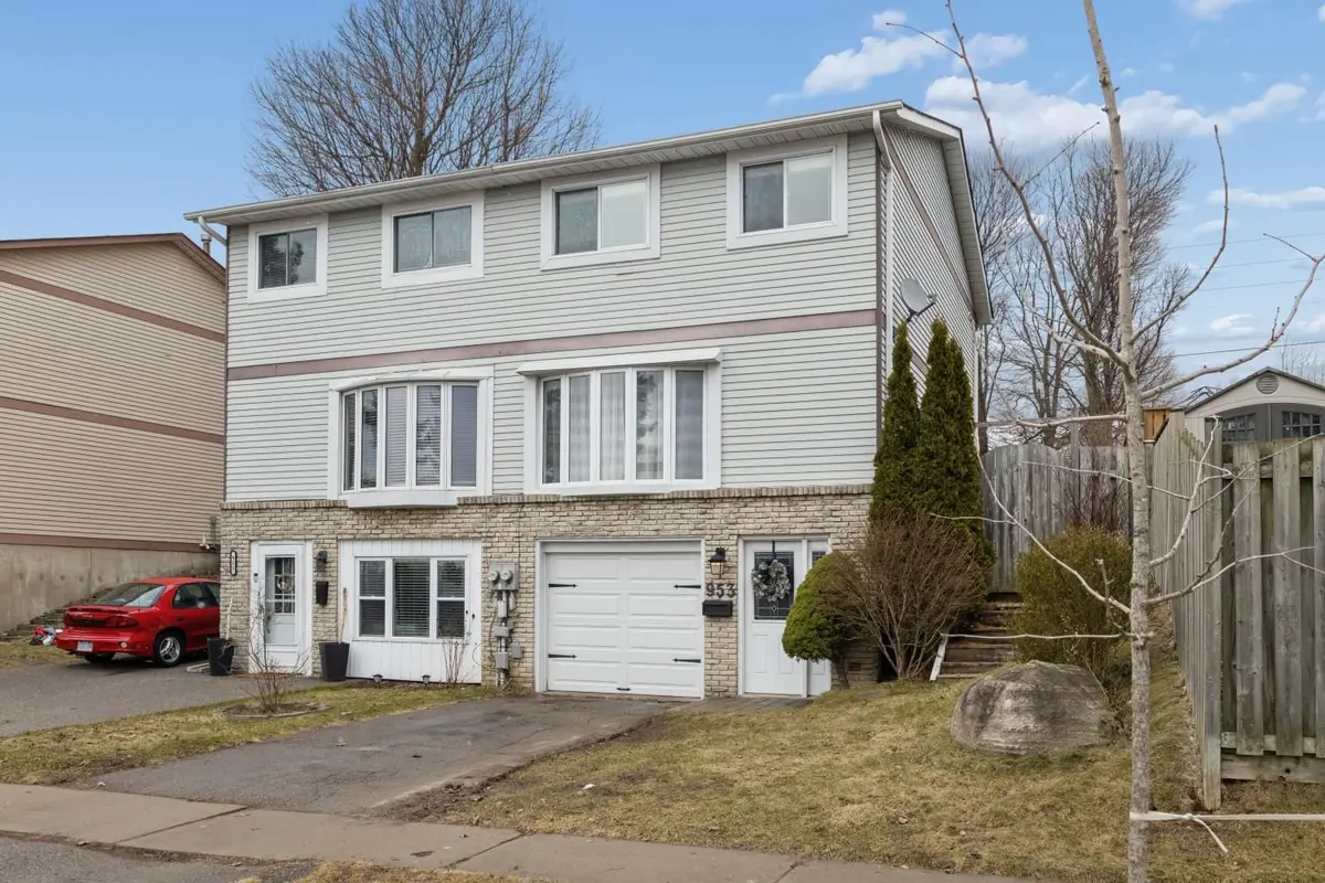 953 Southridge ST, Oshawa, ON L1H 8A4