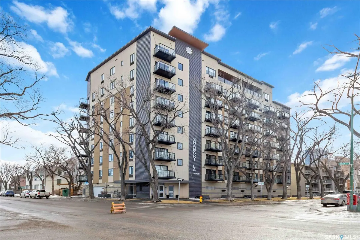 550 4th AVENUE N #801, Saskatoon, SK S7K 2M7