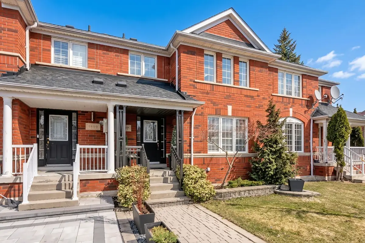 5887 Shelford TER, Mississauga, ON L5M 6J9