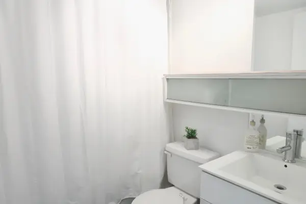 111 Elizabeth ST #731, Toronto C01, ON M5G 1P7