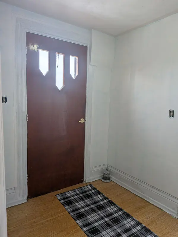 75 Charles ST #1, Oshawa, ON L1H 4X8