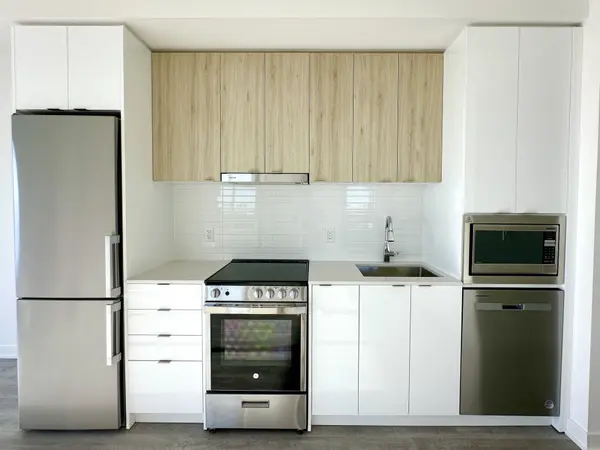 30 Upper Mall WAY #1902A, Vaughan, ON L4J 0L7