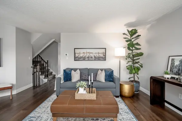 5887 Shelford TER, Mississauga, ON L5M 6J9