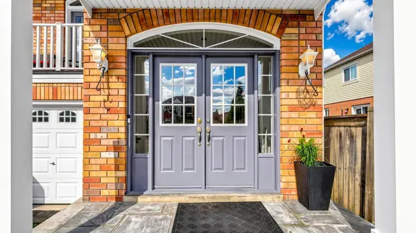 193 Queen Mary DR, Brampton, ON L7A 1Y3