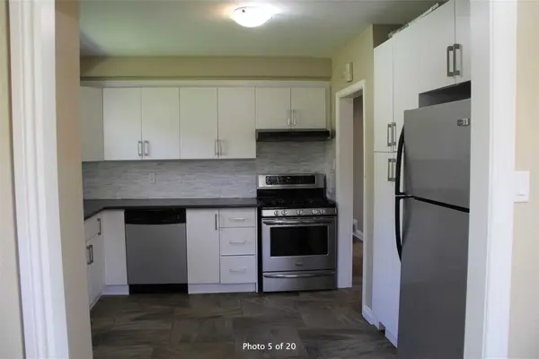 39 Meadowland DR, Brampton, ON L6W 2R5