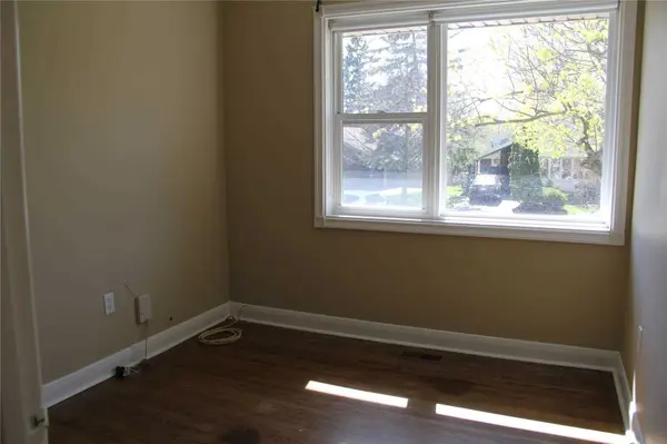 39 Meadowland DR, Brampton, ON L6W 2R5