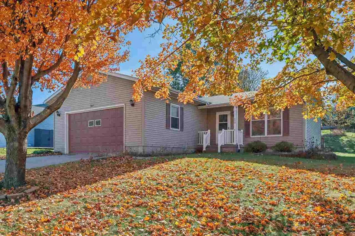 203 Tracy Lane, Williamsburg, IA 52361